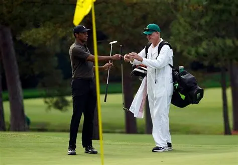 Can caddies play augusta?