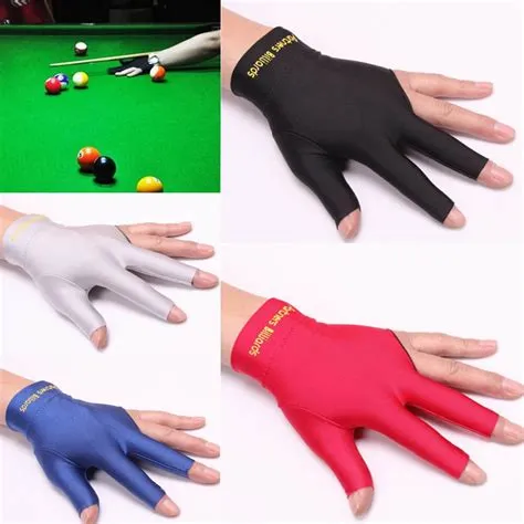 Are gloves allowed in snooker?