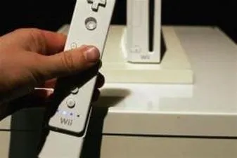 How do you resync a wii u remote?