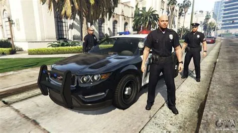 Can we play as a cop in gta 5?