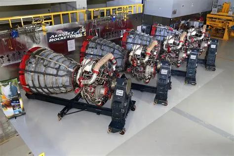 Who builds nasa engines?