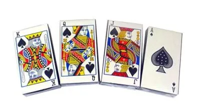 Does an ace beat a king in cards?