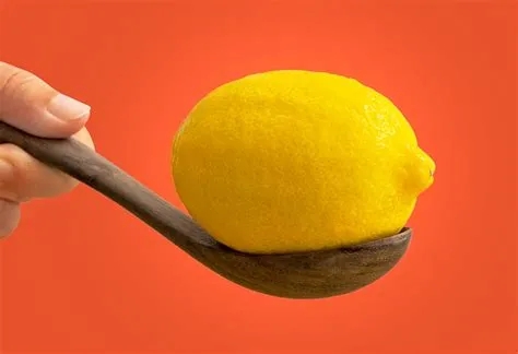 How do you play lemon spoon?