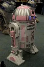 Is there a pink r2-d2?