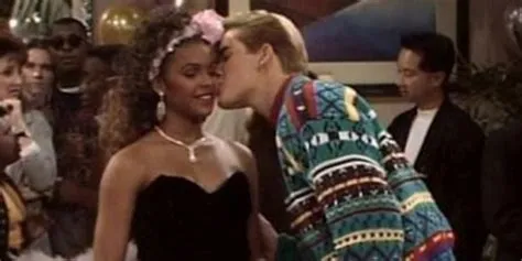 What episode did lisa kiss zack?