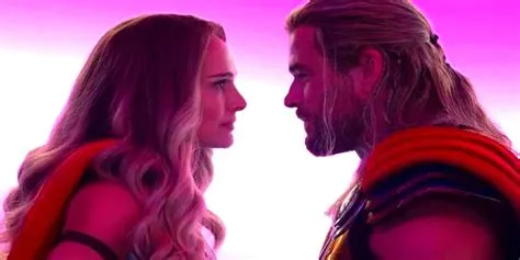 Who is thor kissing in love and thunder?