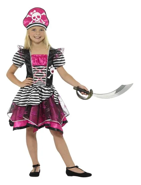 How to dress my daughter like a pirate?