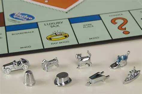 How many versions of monopoly are there?