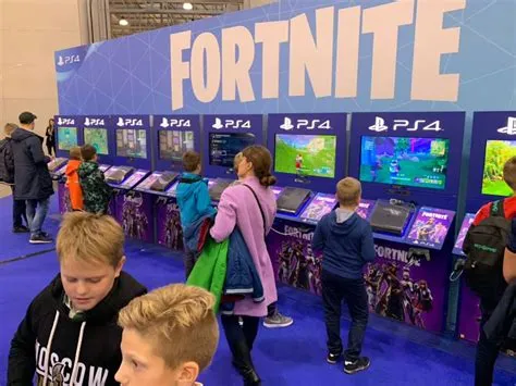 What is the target audience of fortnite?