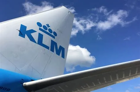 How much do klm pilots get paid?