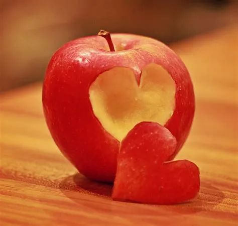 Does apple mean love?