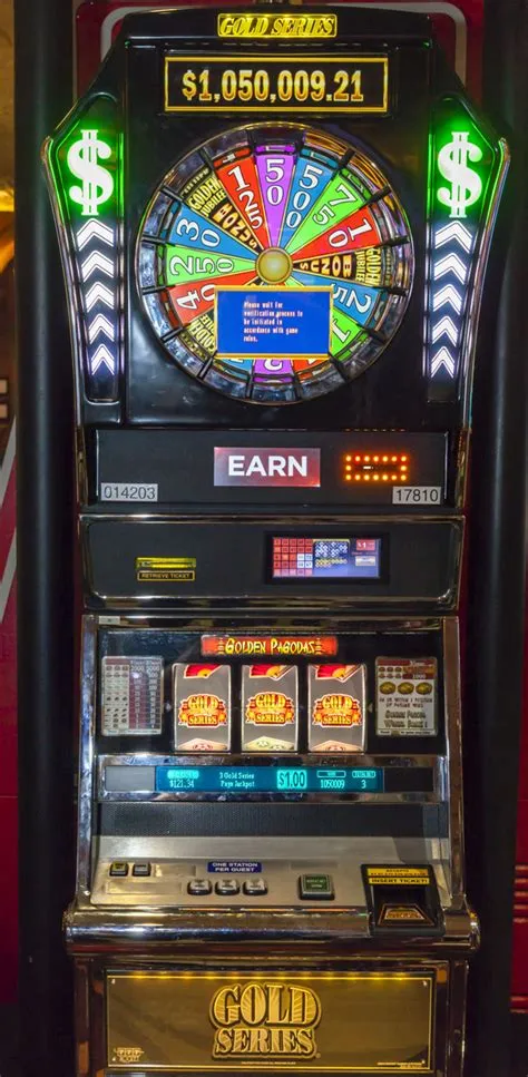 Who won 35 million slot machine?