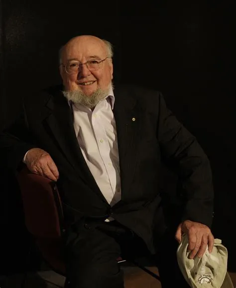 Where did thomas keneally grow up?