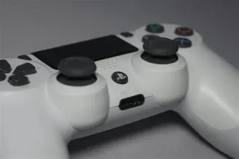 Why does ps4 controller flash white?