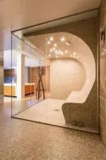 Can 11 year old use steam room?