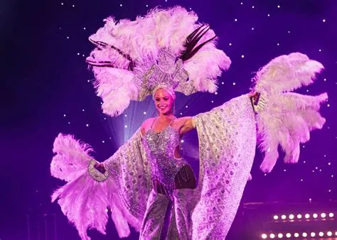 Who are the feather girls in vegas?