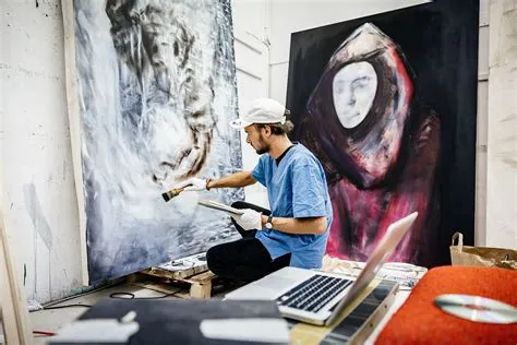 How many artists actually make a living?