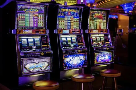 Do casinos tighten and loosen slot machines?