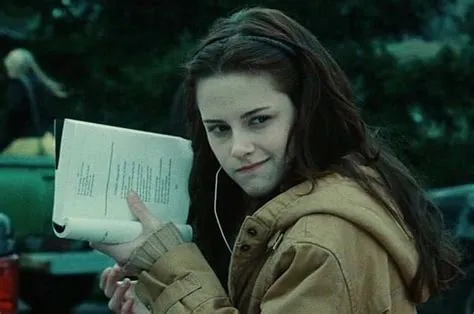 Is bella swan in midnight sun?