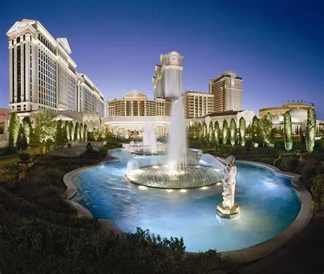 Why is caesars palace so popular?