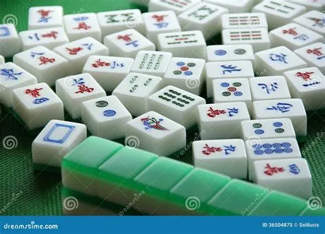 Can you pick up discarded tiles in mahjong?