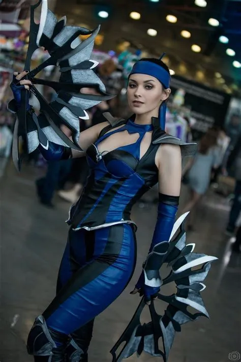 What are kitana fans called?