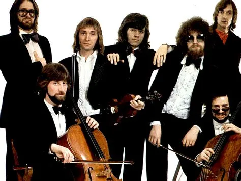 Why did the original elo break up?