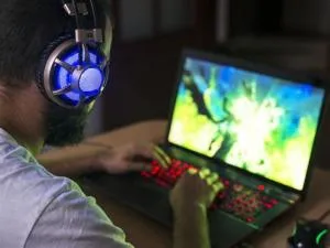 Can i play games on a laptop?