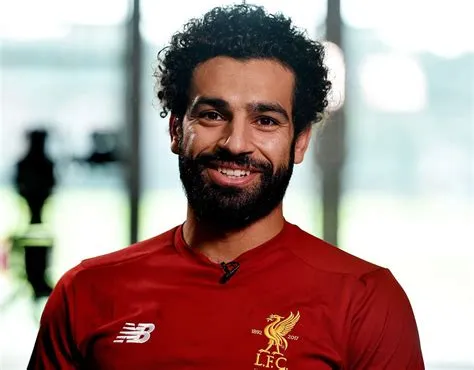 Which team is signing salah?