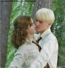 Does draco kiss someone?