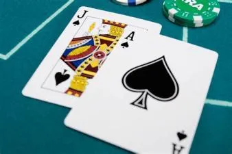 Is 2 hands better than 1 hand in blackjack?