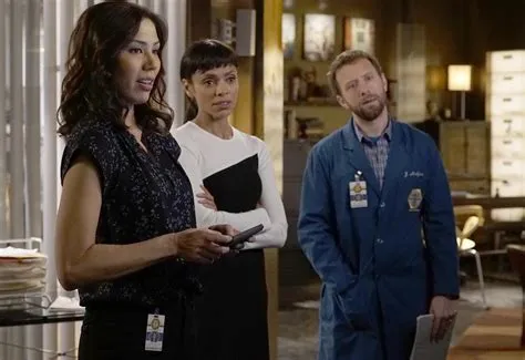 Who does angela end up with on bones?