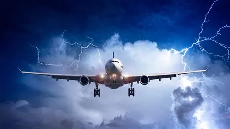 Can planes break in turbulence?