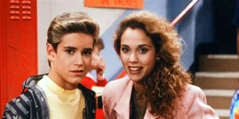 Who dated who saved by the bell?