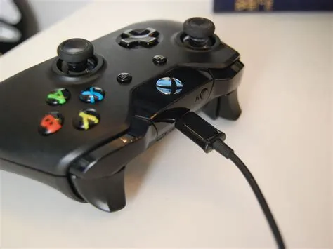 Do xbox controllers use micro usb?