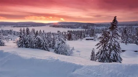 Are snow clouds pink?