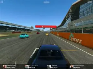 Can real racing 3 play multiplayer?