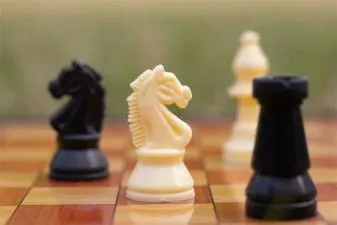 What is the most weakest chess piece?