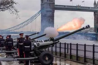 Is a gun salute fired?