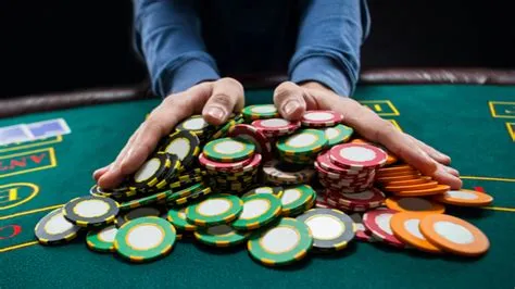 Why bet big in poker?