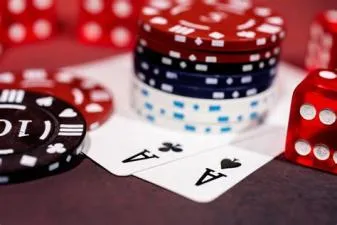What is the easiest casino game to win at?