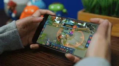 Do people still play mobile legends?