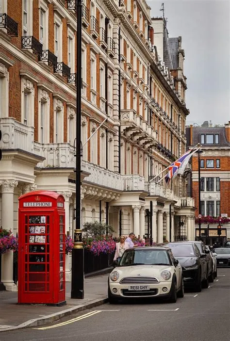 What is london richest neighborhood?