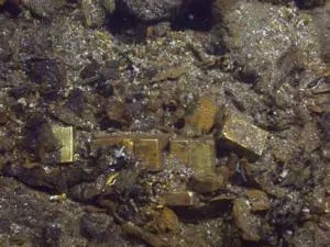 Can you keep gold found at sea?