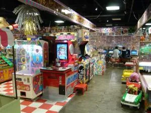 Do arcades still exist in japan?