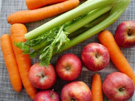 Are golden carrots or apples better?