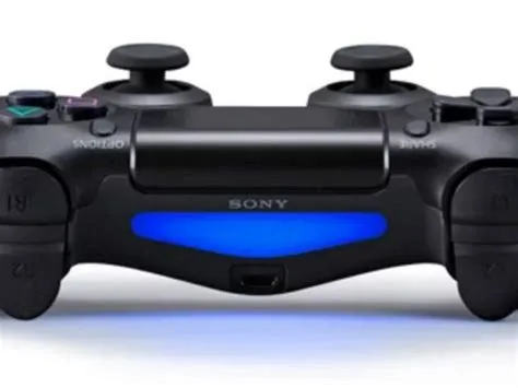 Why is my dualshock 4 only blinking?