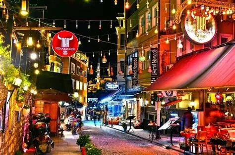 Does turkey have nightlife?