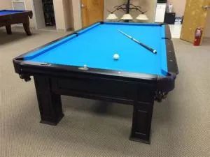 What color should felt on a pool table be?