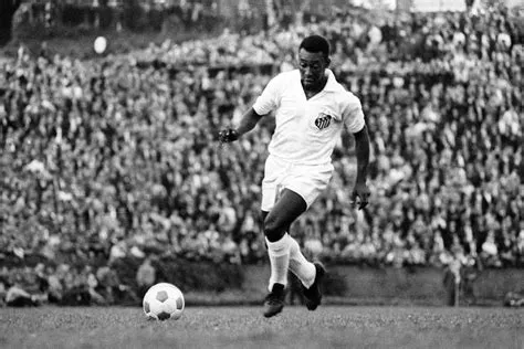 Did pele score 1200 goals?